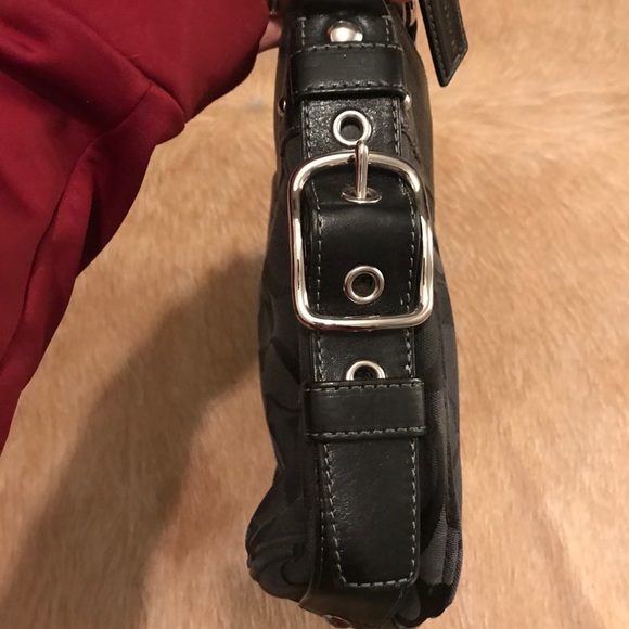 Beautiful cloth and leather bag. - Picture 2 of 5